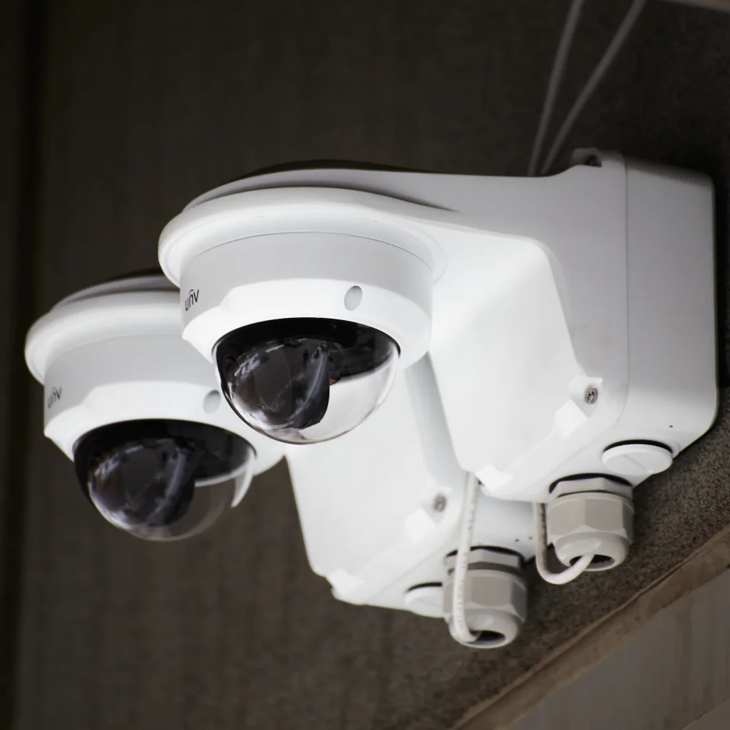 Uniview 5MP dome camera mounted with wall bracket